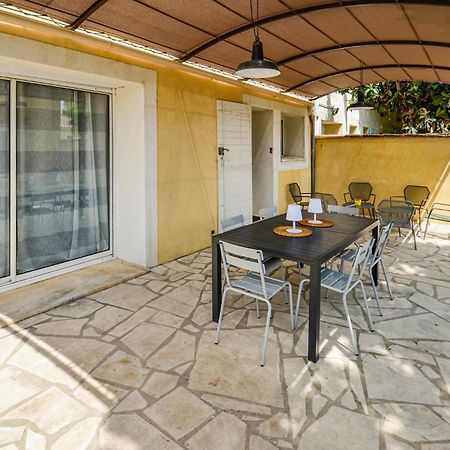 3 Bedroom Awesome Home In Chateuneuf De Gadagne Châteauneuf-de-Gadagne エクステリア 写真