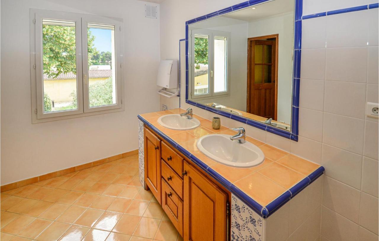 3 Bedroom Awesome Home In Chateuneuf De Gadagne Châteauneuf-de-Gadagne エクステリア 写真