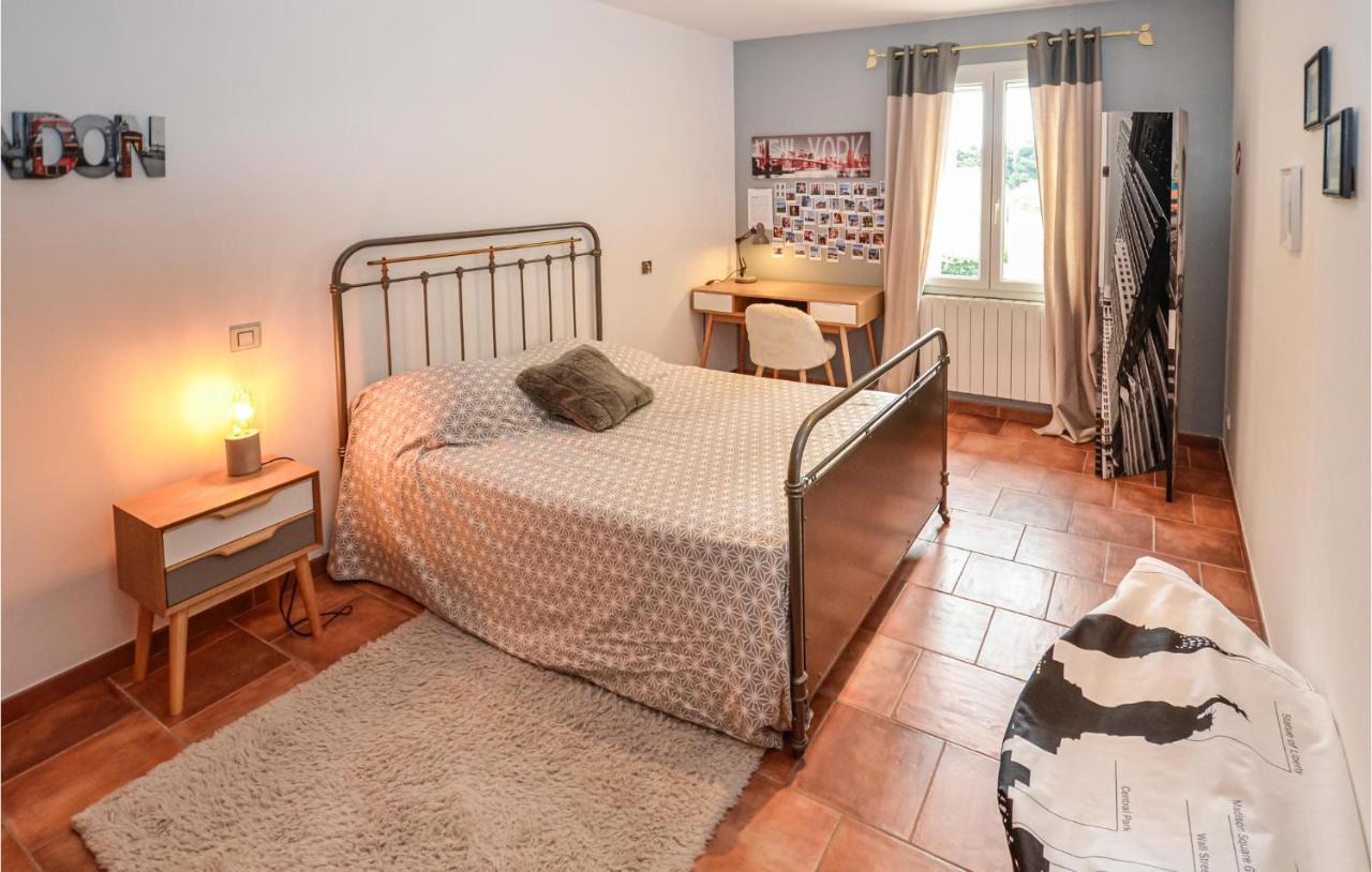 3 Bedroom Awesome Home In Chateuneuf De Gadagne Châteauneuf-de-Gadagne エクステリア 写真