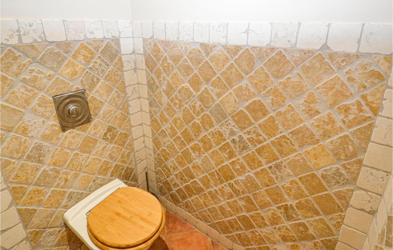 3 Bedroom Awesome Home In Chateuneuf De Gadagne Châteauneuf-de-Gadagne エクステリア 写真