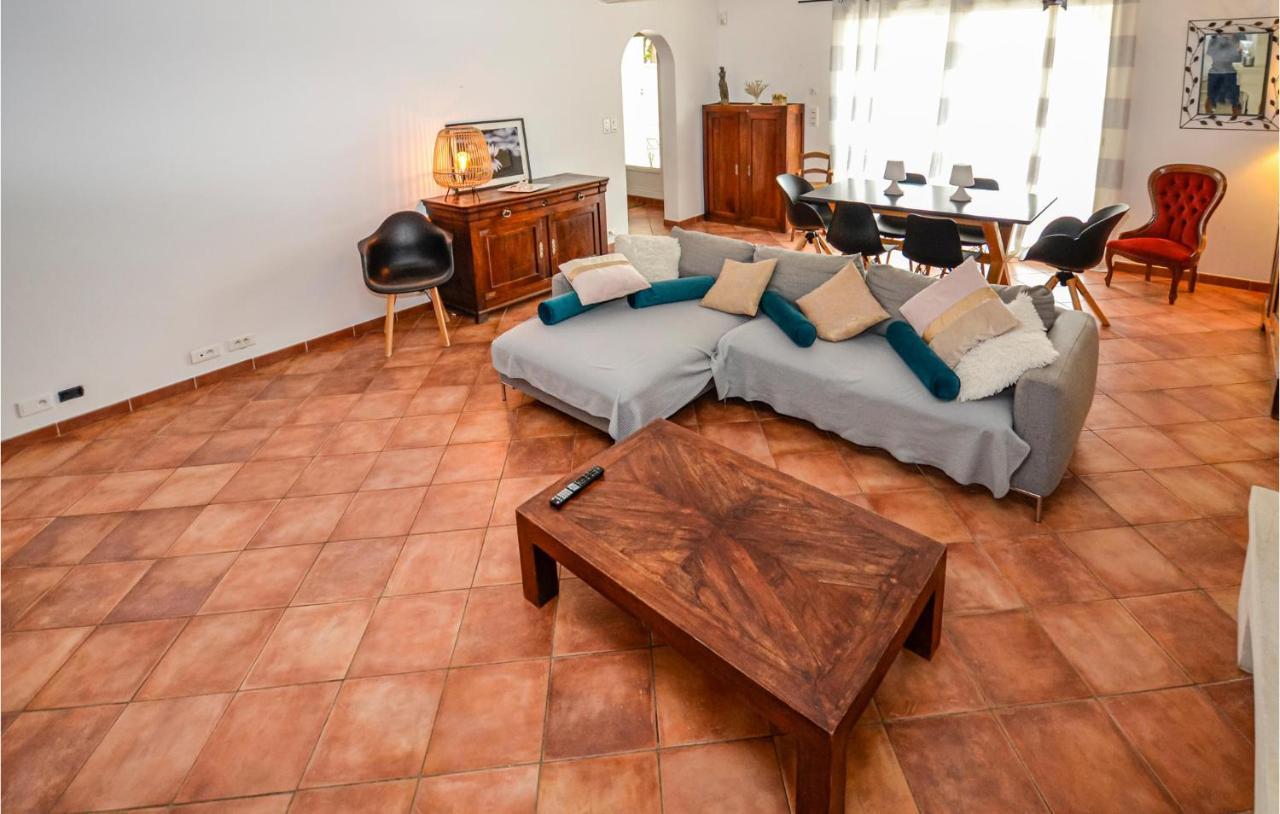 3 Bedroom Awesome Home In Chateuneuf De Gadagne Châteauneuf-de-Gadagne エクステリア 写真