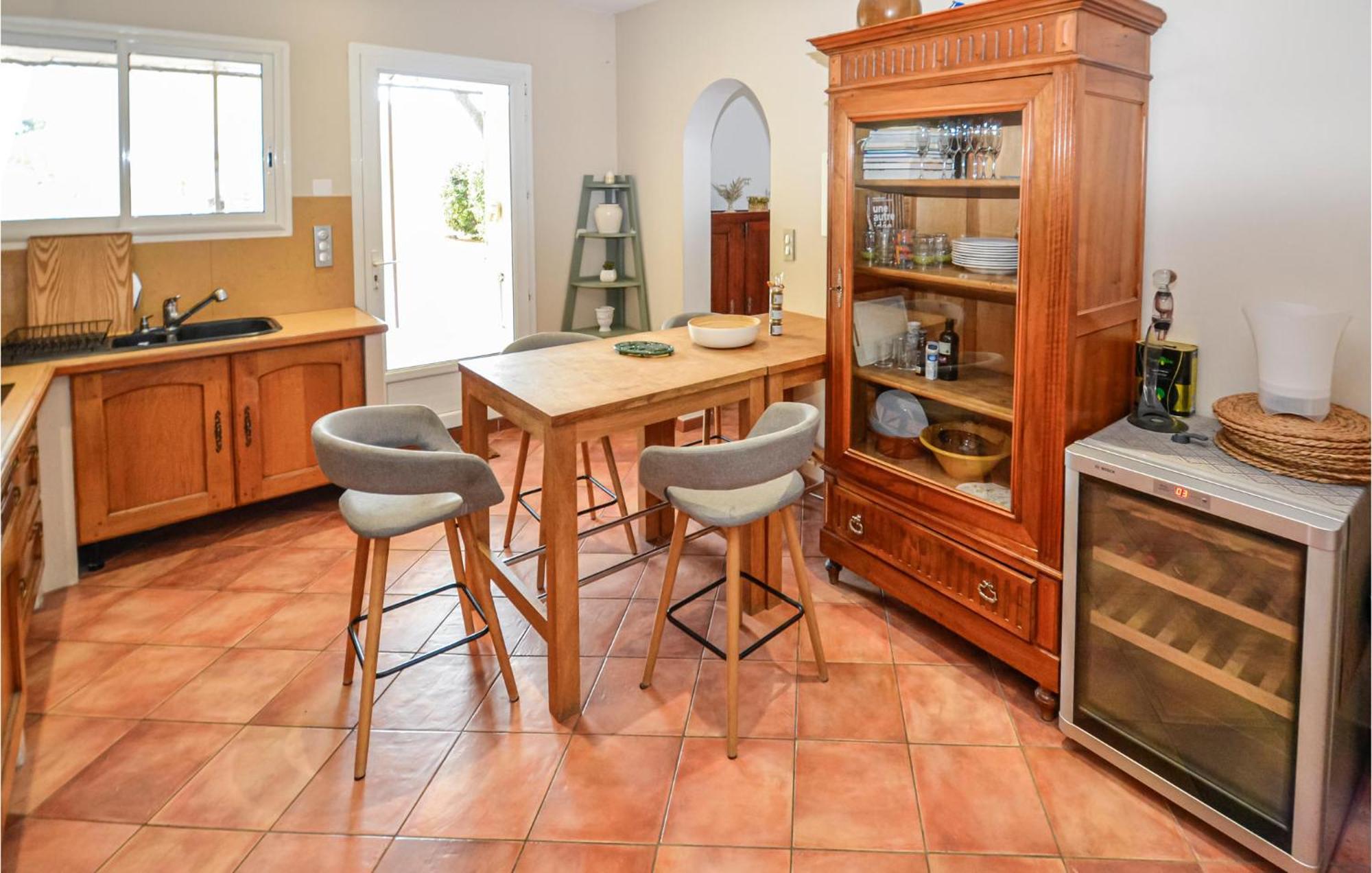 3 Bedroom Awesome Home In Chateuneuf De Gadagne Châteauneuf-de-Gadagne エクステリア 写真