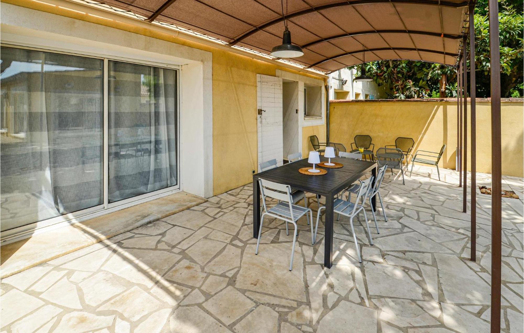 3 Bedroom Awesome Home In Chateuneuf De Gadagne Châteauneuf-de-Gadagne エクステリア 写真